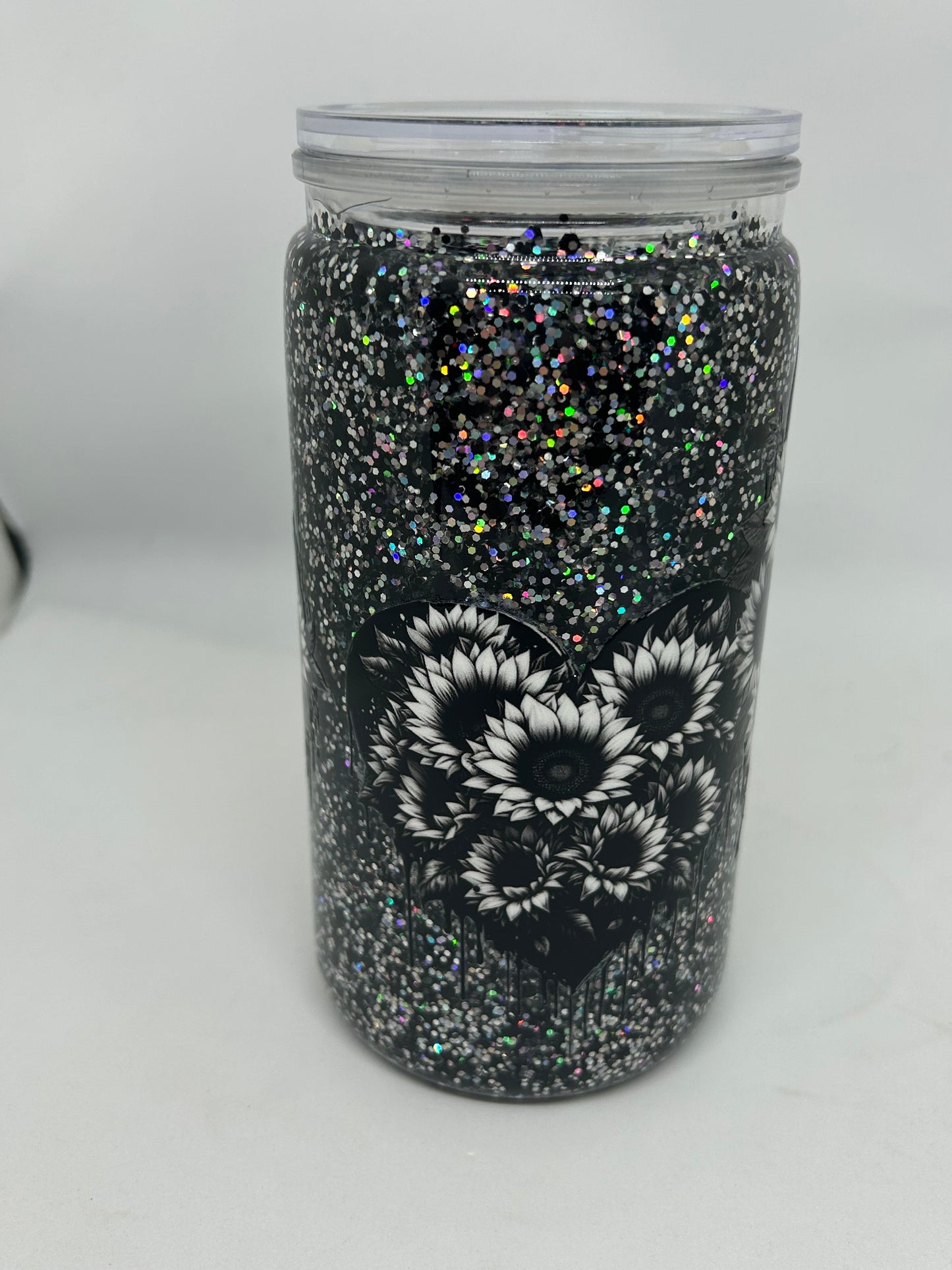 16oz black Heart Snowglobe