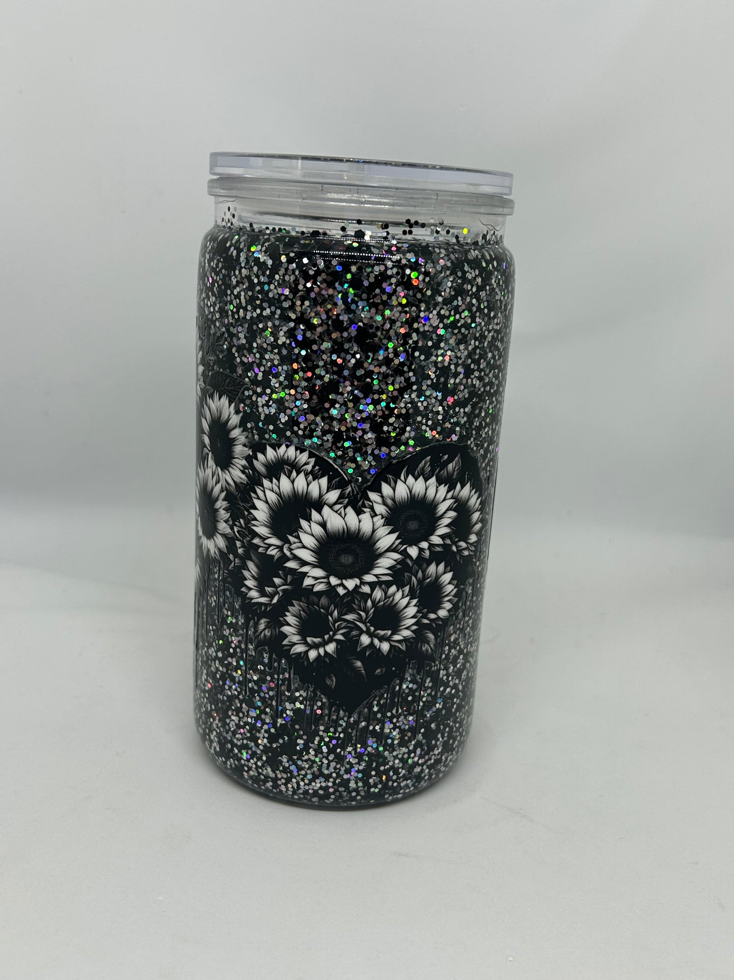 16oz black Heart Snowglobe